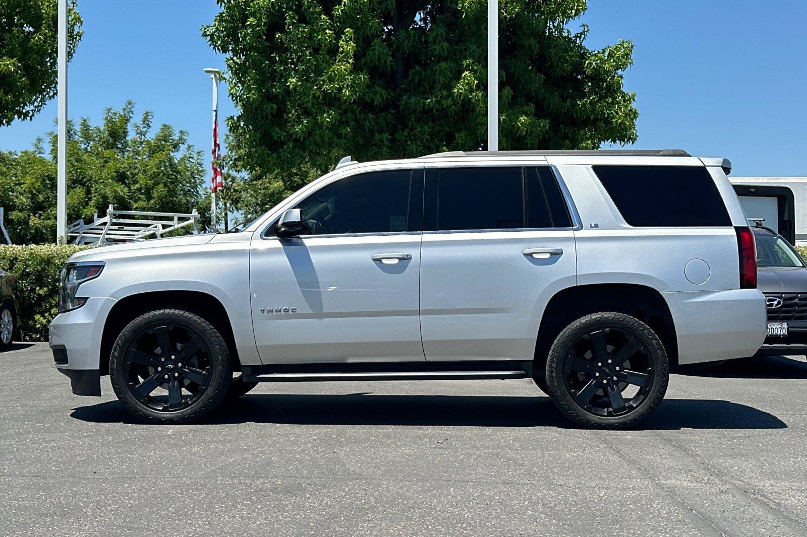 Used 2016 Chevrolet Tahoe LS RWD image 7