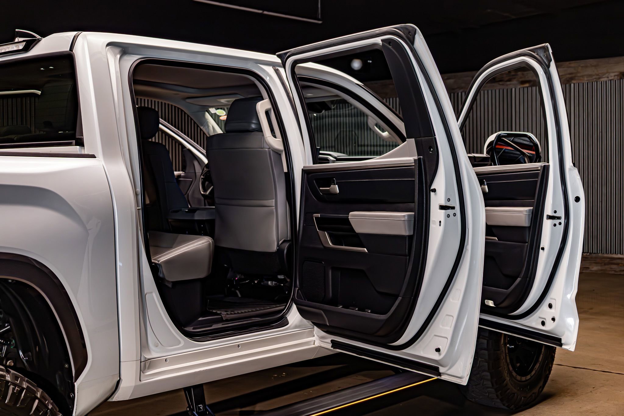 Used 2022 Toyota Tundra Limited w/ Power Package image 28