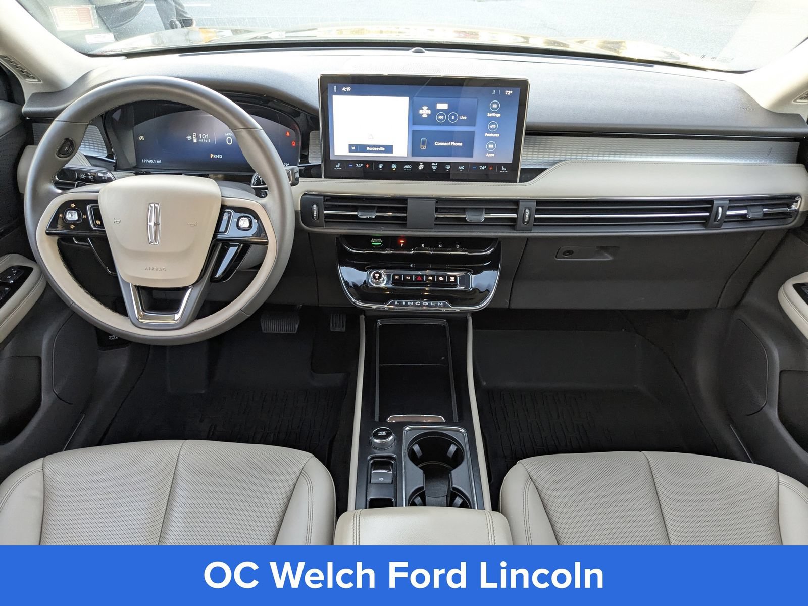 Used 2024 Lincoln Corsair FWD w/ Equipment Group 101A image 18