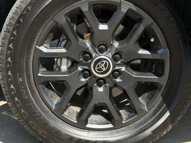 Used 2024 Toyota Tundra Platinum AWD/4WD image 9