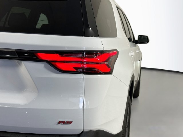 Used 2022 Chevrolet Traverse RS FWD image 33