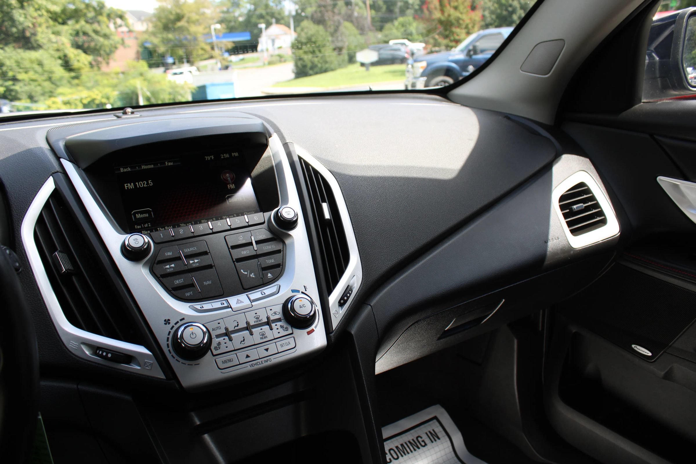 Used 2015 GMC Terrain SLE w/ Convenience Package AWD/4WD image 13