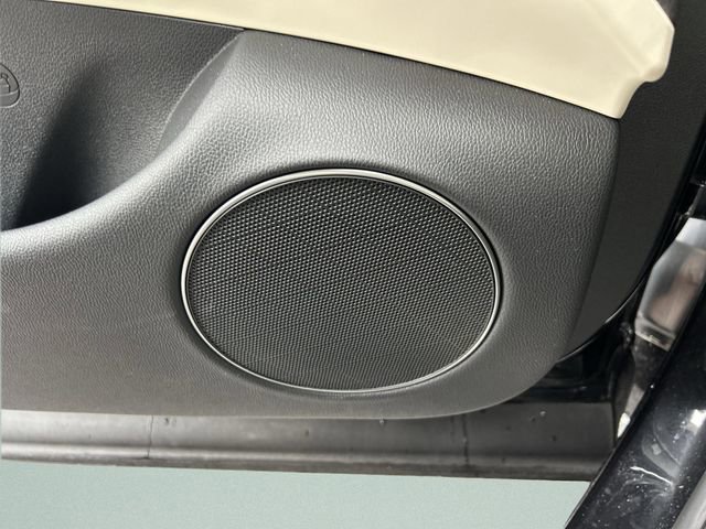 Used 2026 Genesis GV70 2.5T Select image 24