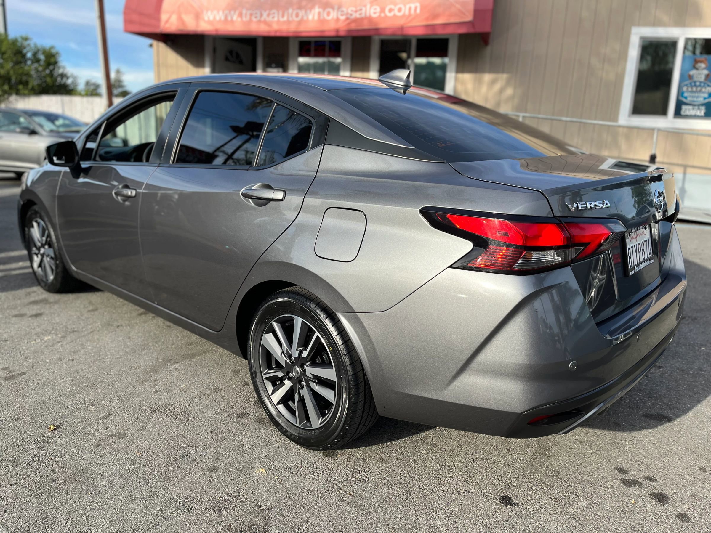 Used 2021 Nissan Versa SV image 5