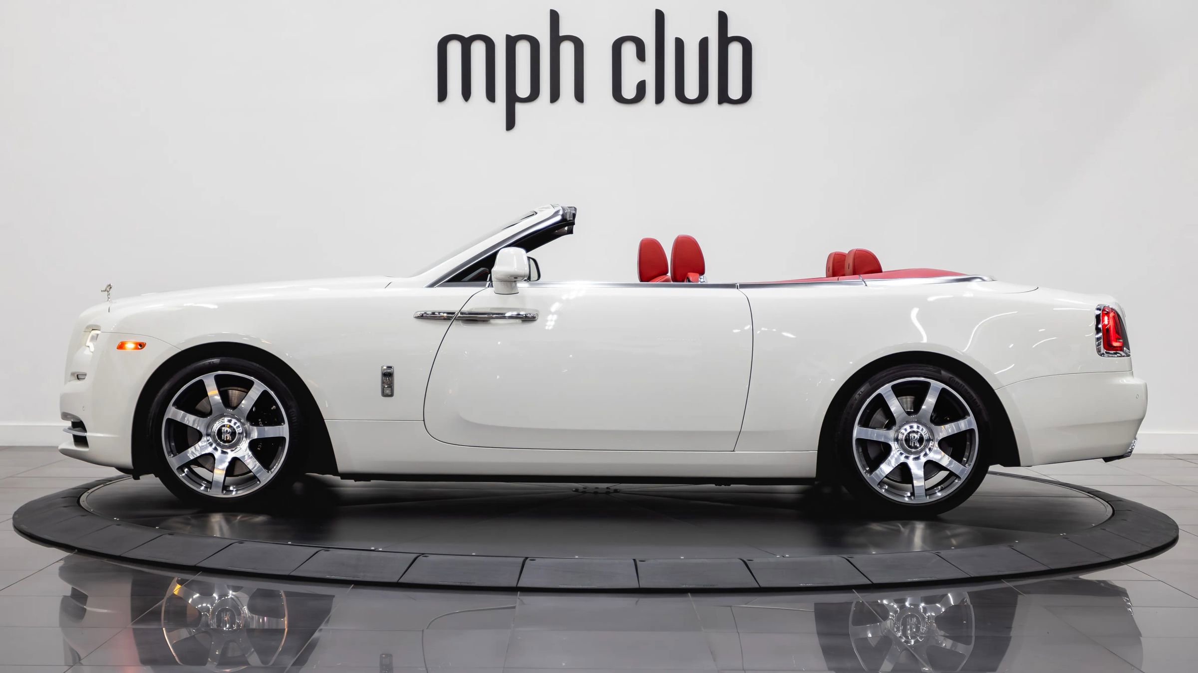 Used 2017 Rolls-Royce Dawn RWD image 15