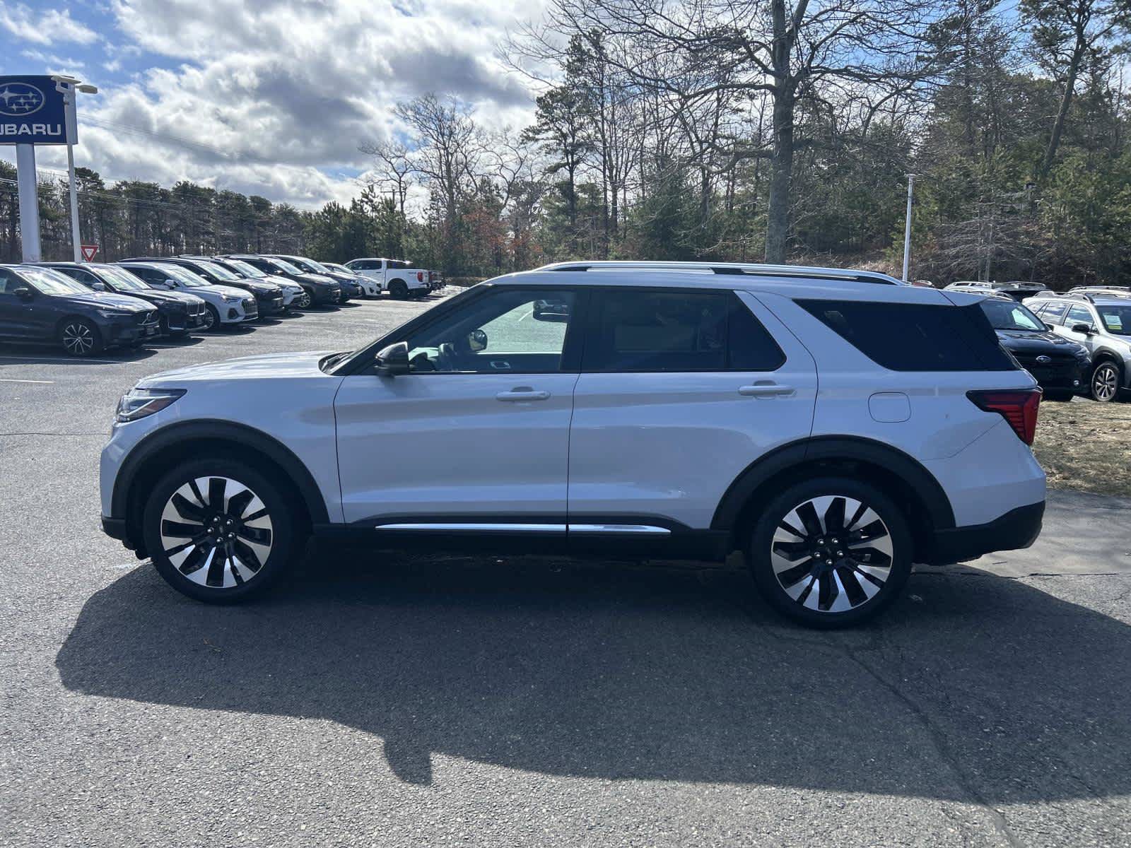 Used 2025 Ford Explorer Platinum w/ LUX Leather Package AWD/4WD image 6