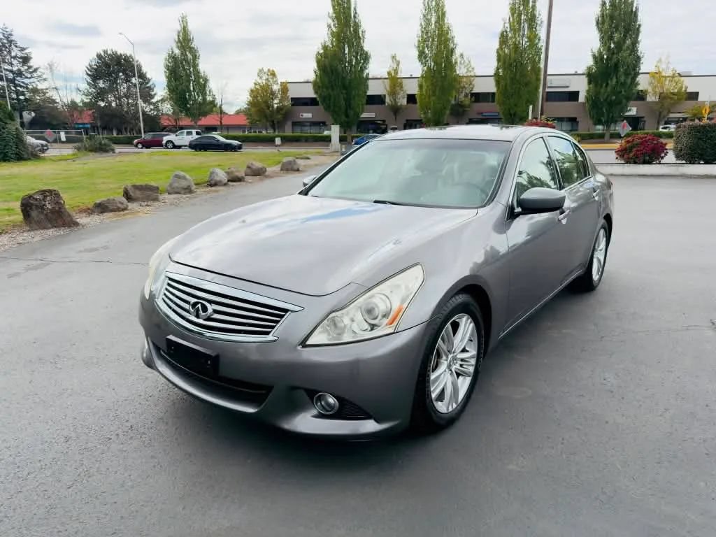 Used 2013 INFINITI G37 Journey w/ Premium Pkg
