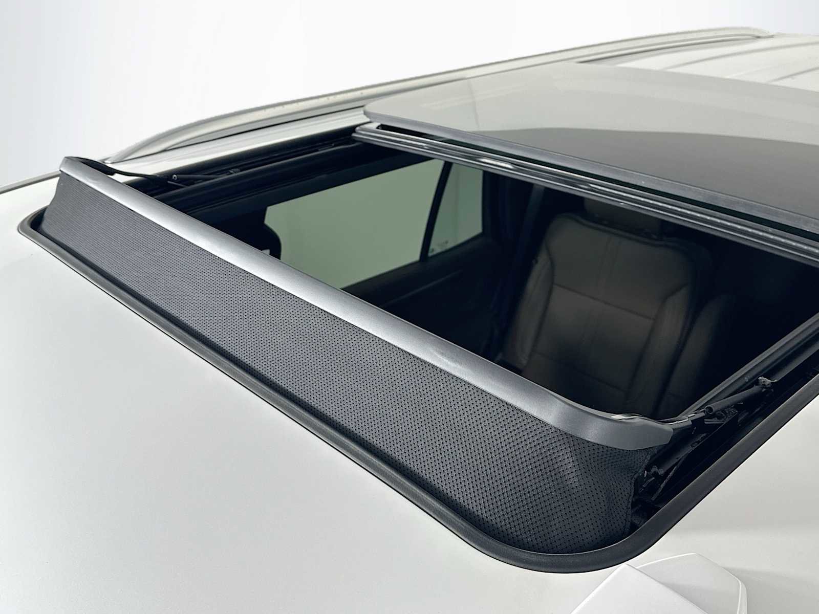 Used 2025 Chevrolet Tahoe High Country w/ Sun And Tow Package image 21