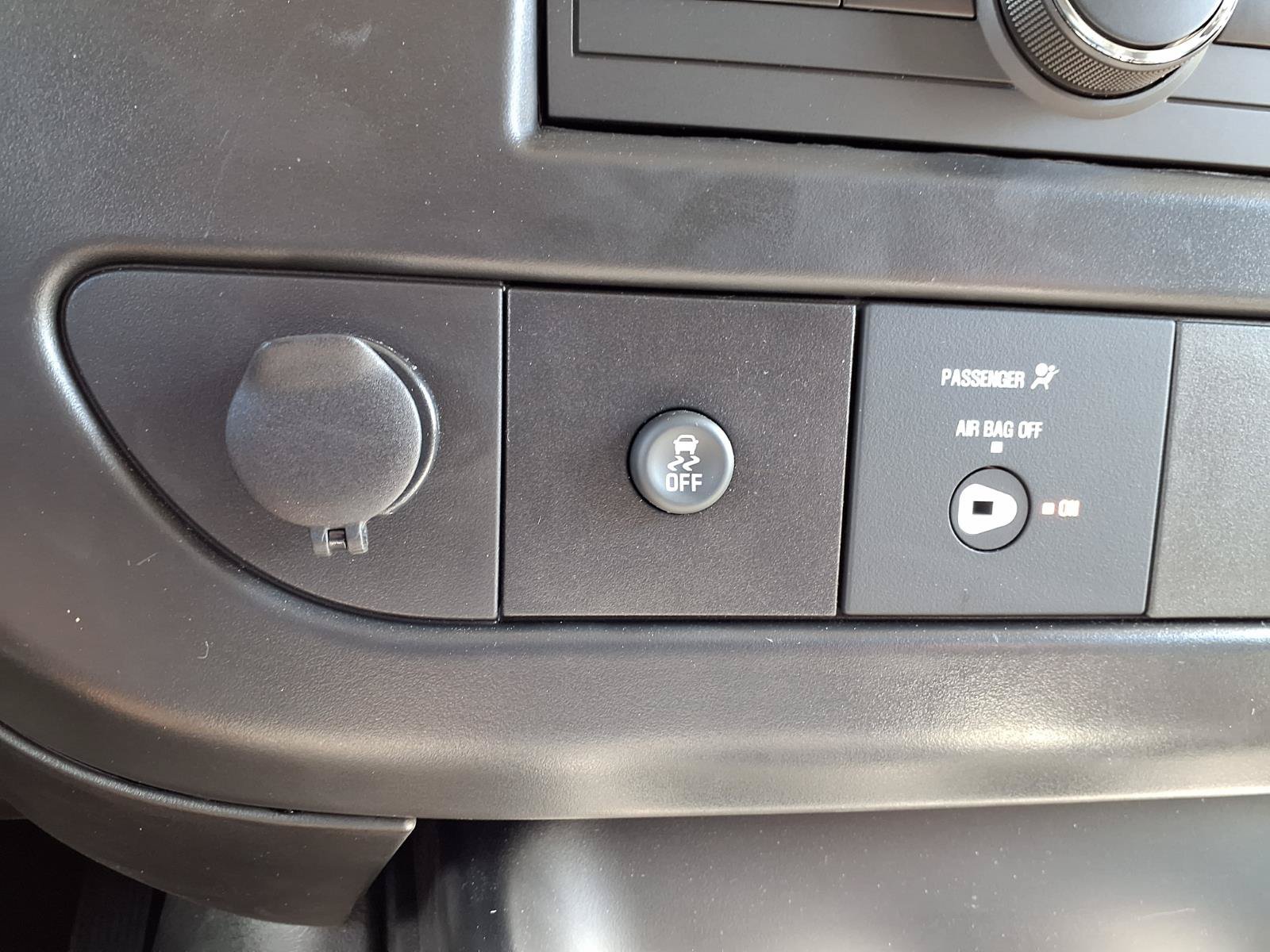 New 2026 GMC Savana 3500 w/ Power Convenience Package RWD image 12