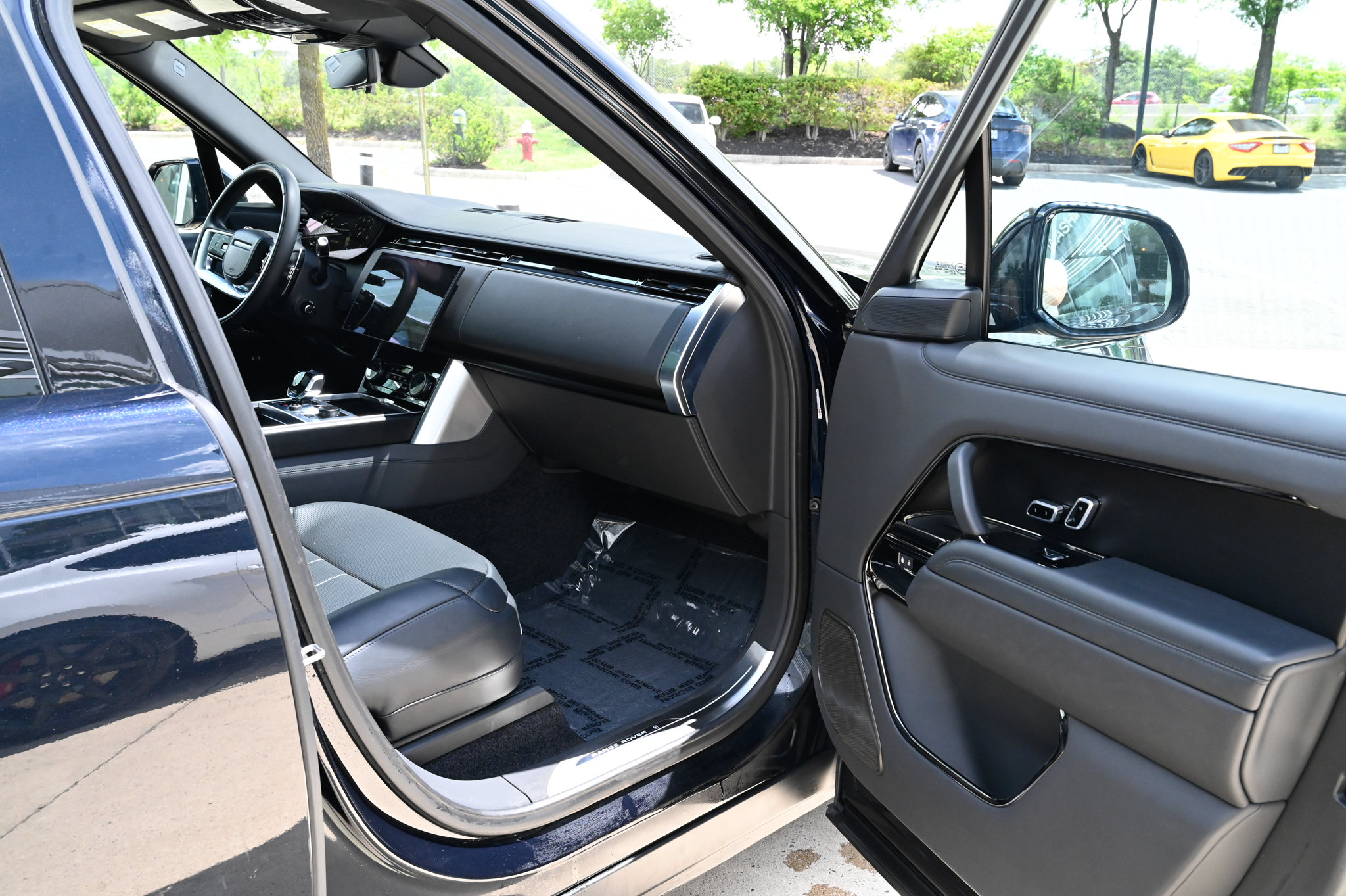 Used 2023 Land Rover Range Rover SV AWD/4WD image 58