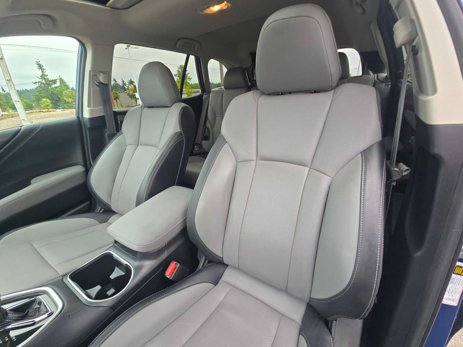 Used 2022 Subaru Outback Limited AWD/4WD image 22