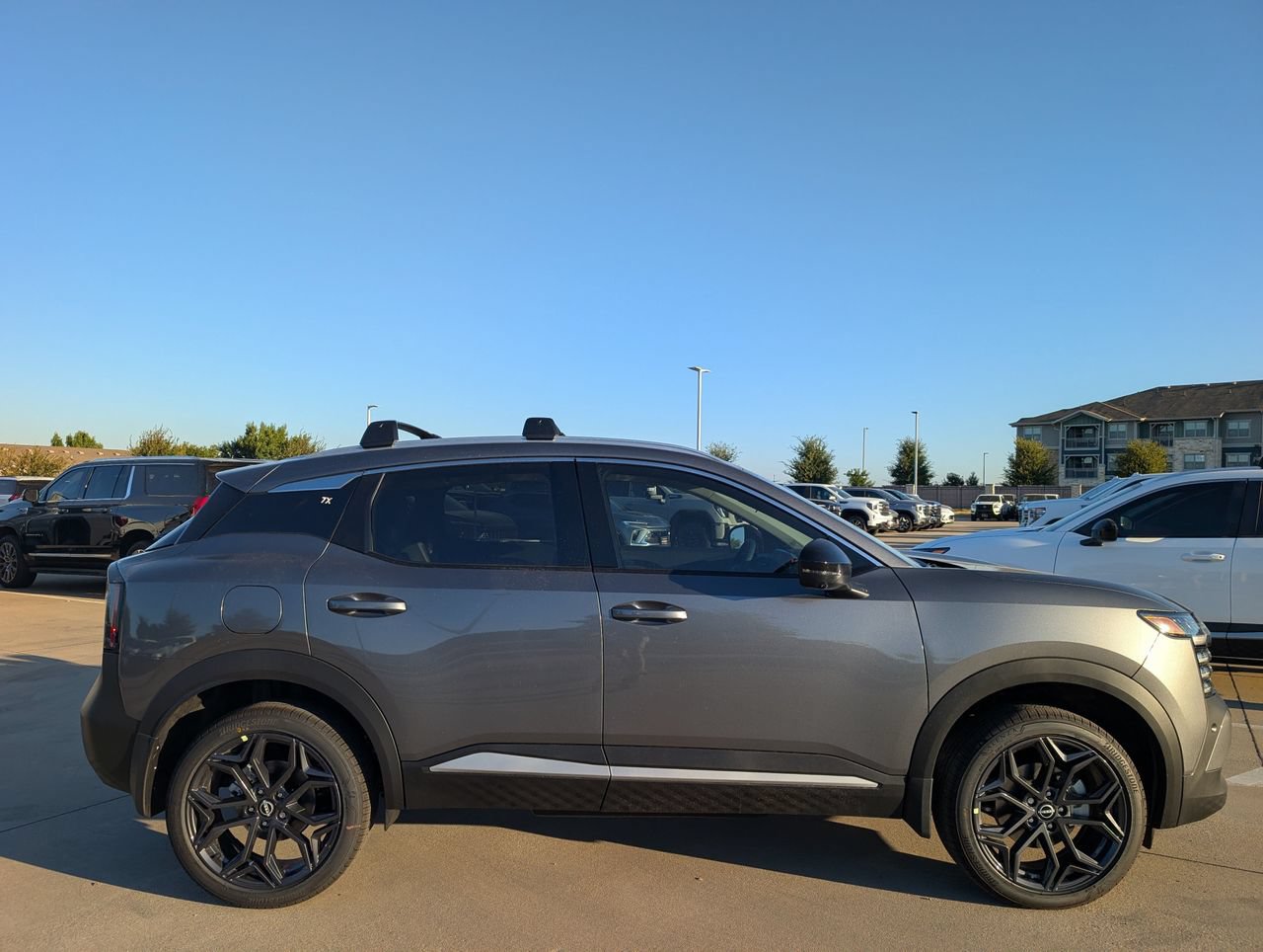 New 2027 Nissan Kicks SR FWD image 3