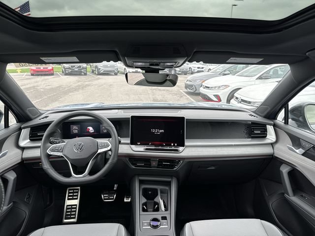 New 2026 Volkswagen Tiguan SE R-Line FWD image 20