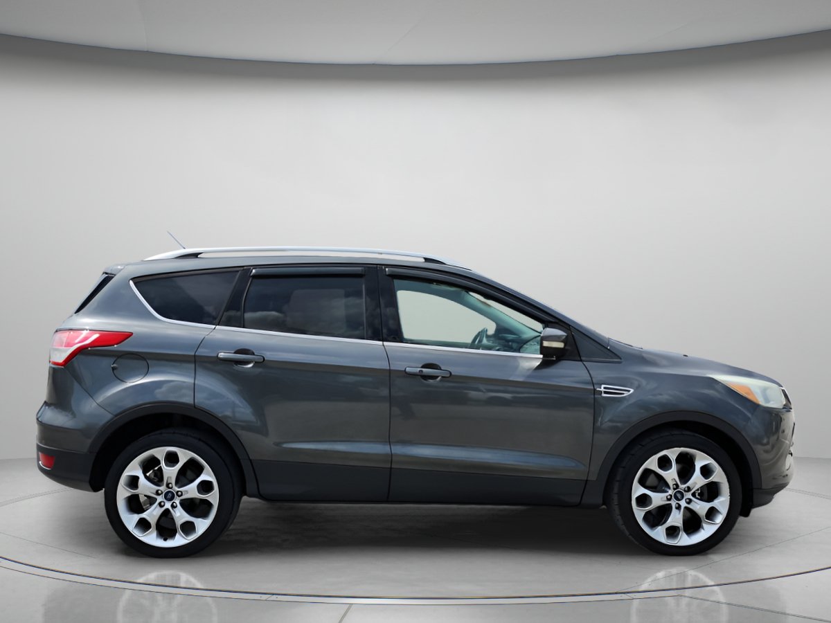 Used 2016 Ford Escape Titanium FWD image 2