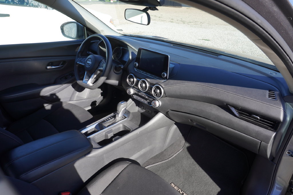 Used 2024 Nissan Sentra SV FWD image 8