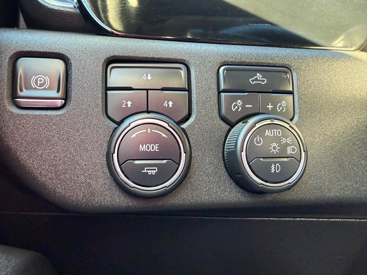 Used 2025 Chevrolet Silverado 2500 LT w/ Convenience Package AWD/4WD image 25