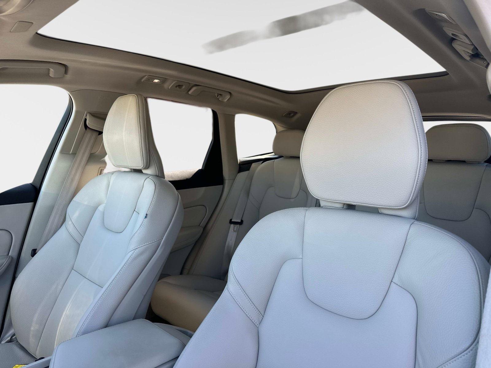 Certified 2023 Volvo XC60 B5 Plus w/ Climate Package image 19