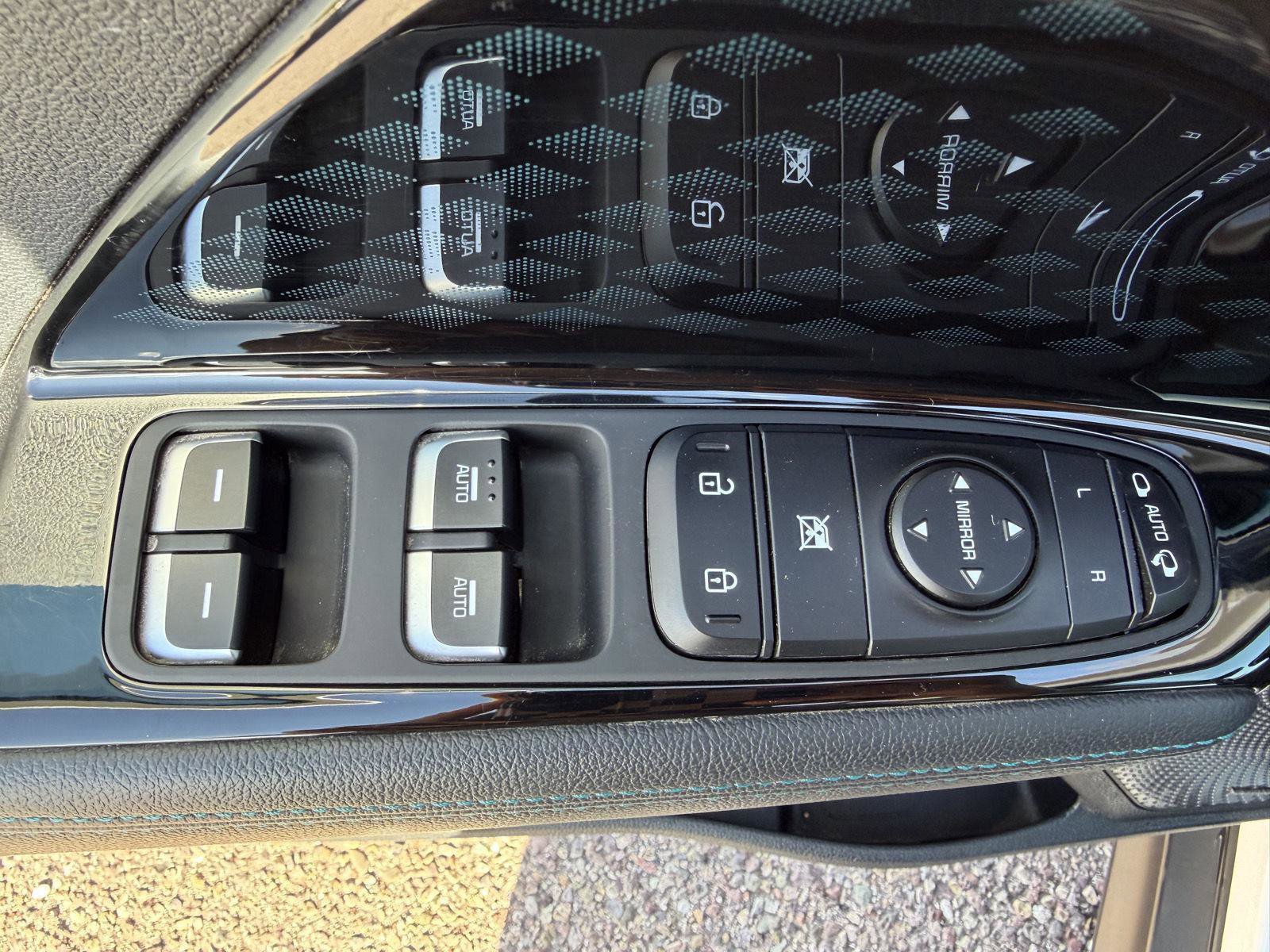 Used 2022 Kia Niro EX Premium w/ Cold Weather Package image 20