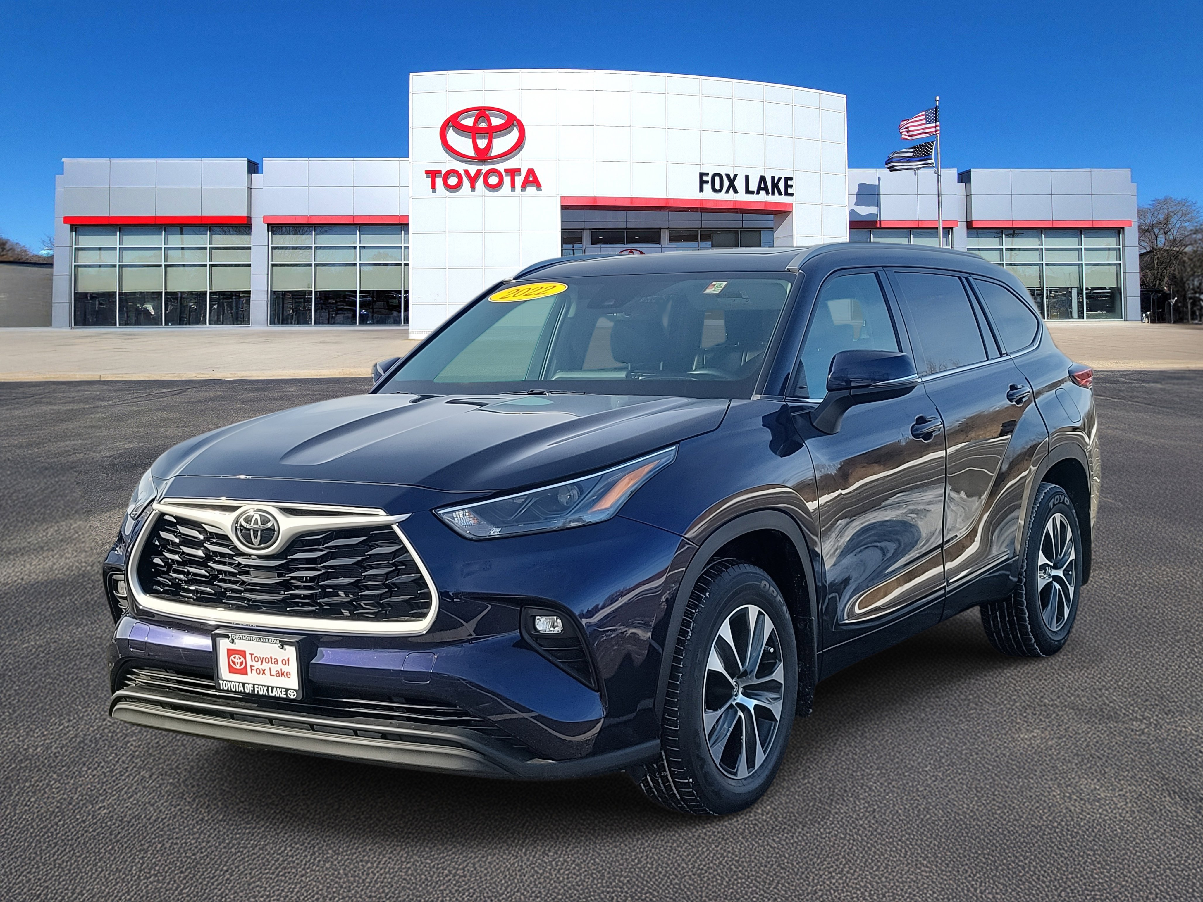 Used 2022 Toyota Highlander XLE image 2