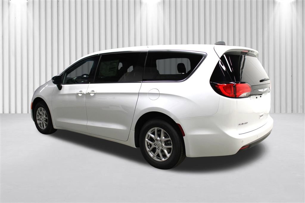 New 2026 Chrysler Voyager LX image 5