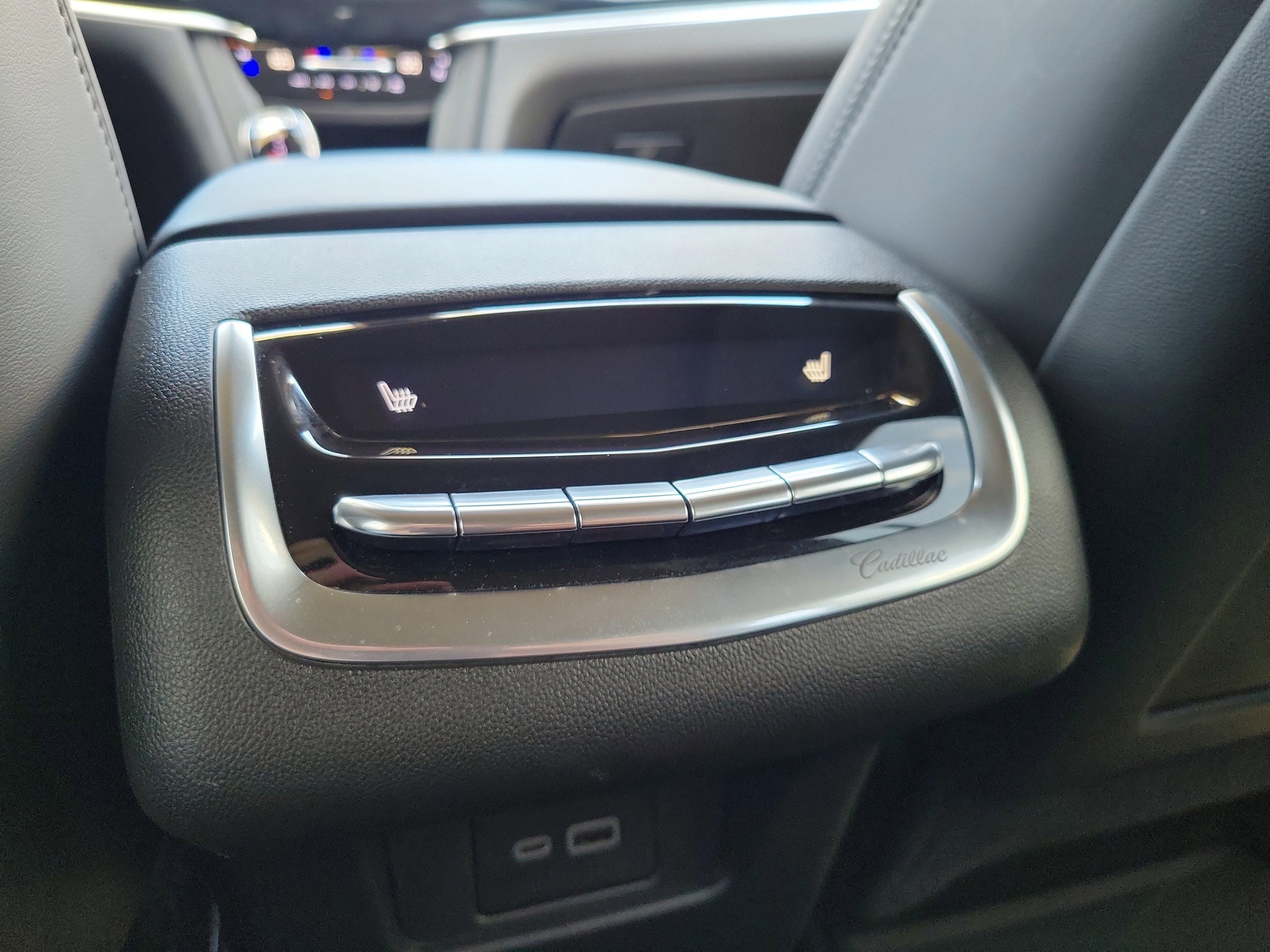 Certified 2025 Cadillac XT6 Premium Luxury w/ Platinum Package image 15
