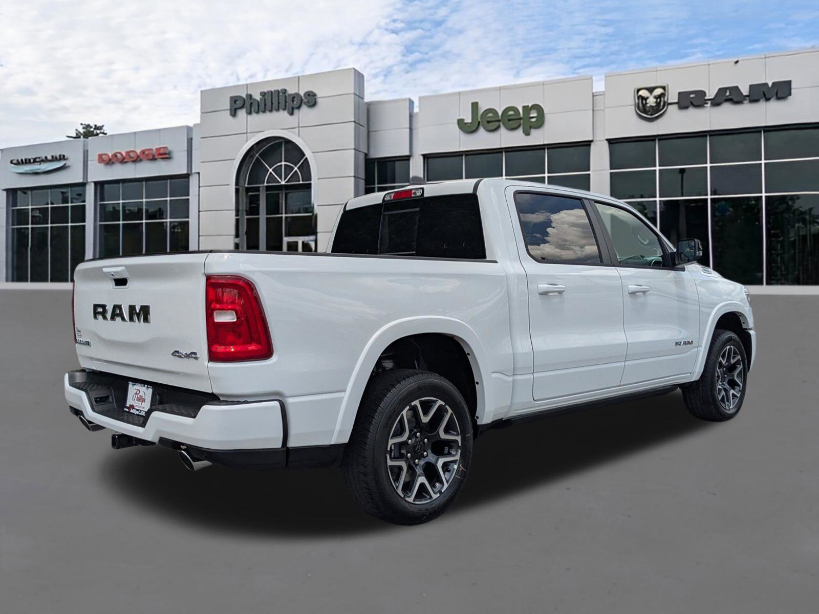 New 2026 RAM 1500 Laramie AWD/4WD image 3