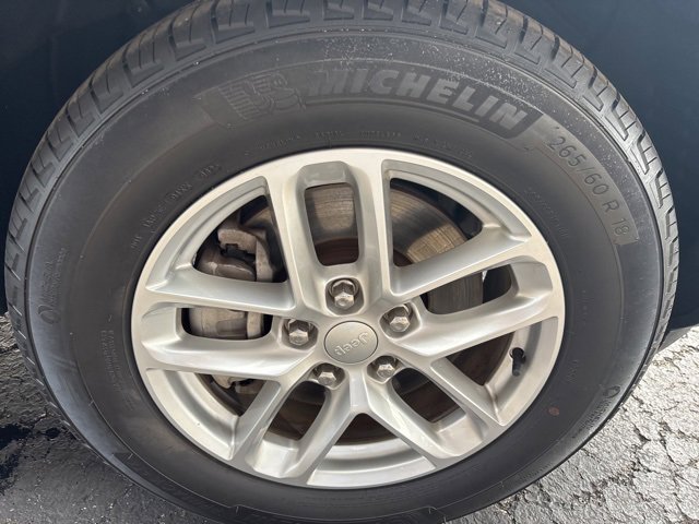 Used 2023 Jeep Grand Cherokee L Laredo w/ Luxury Tech Group I image 29