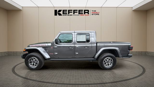 Certified 2025 Jeep Gladiator Rubicon w/ Convenience Group AWD/4WD image 2