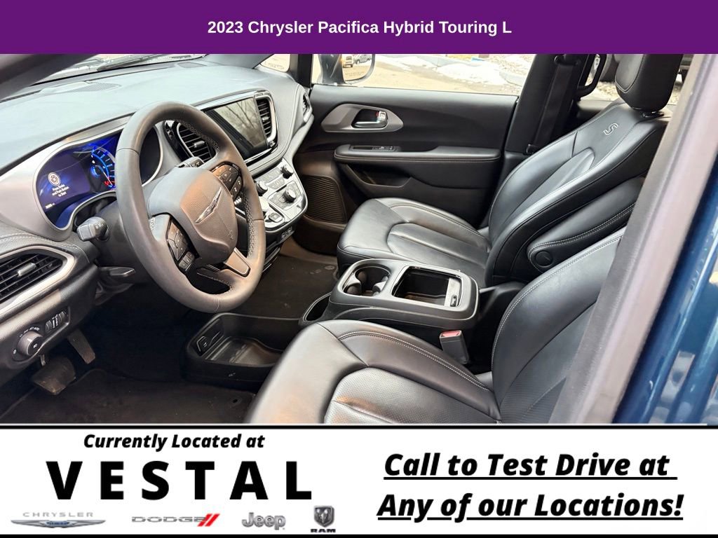 Used 2023 Chrysler Pacifica Touring-L w/ S Appearance Package image 17