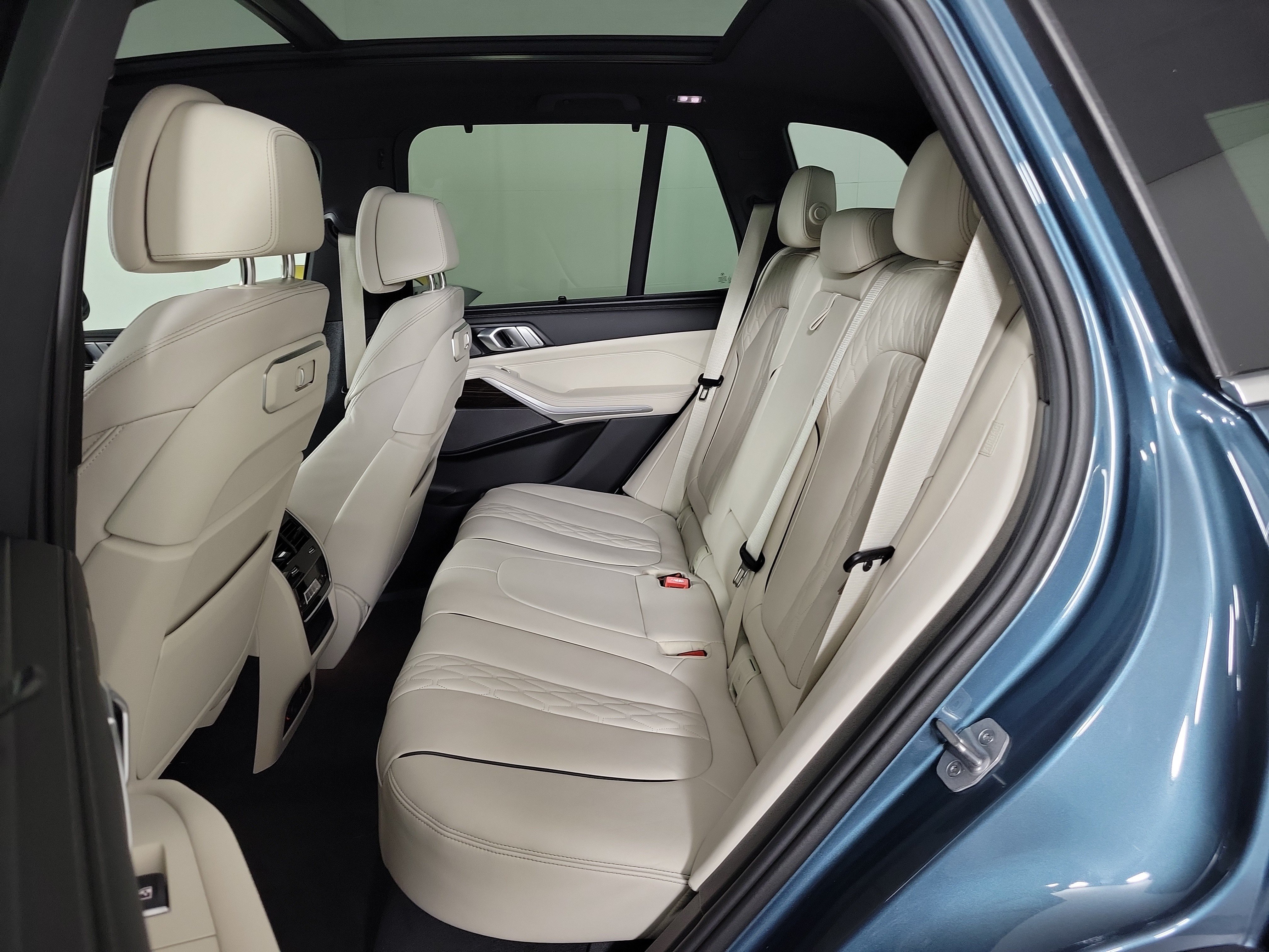 Certified 2024 BMW X5 xDrive40i w/ Premium Package AWD/4WD image 10