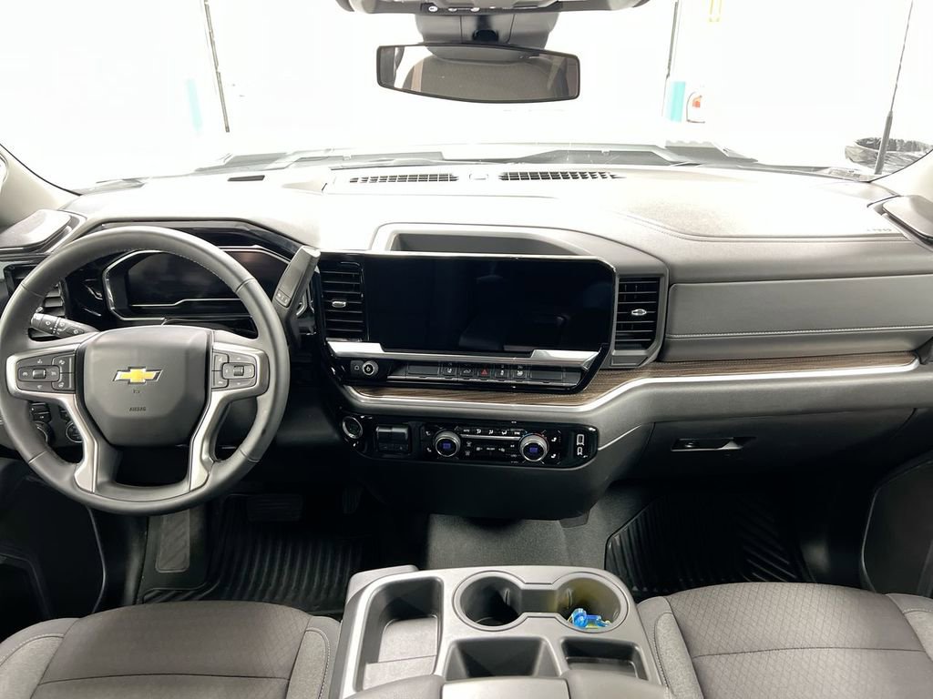 Used 2025 Chevrolet Silverado 2500 LT w/ Convenience Package image 10