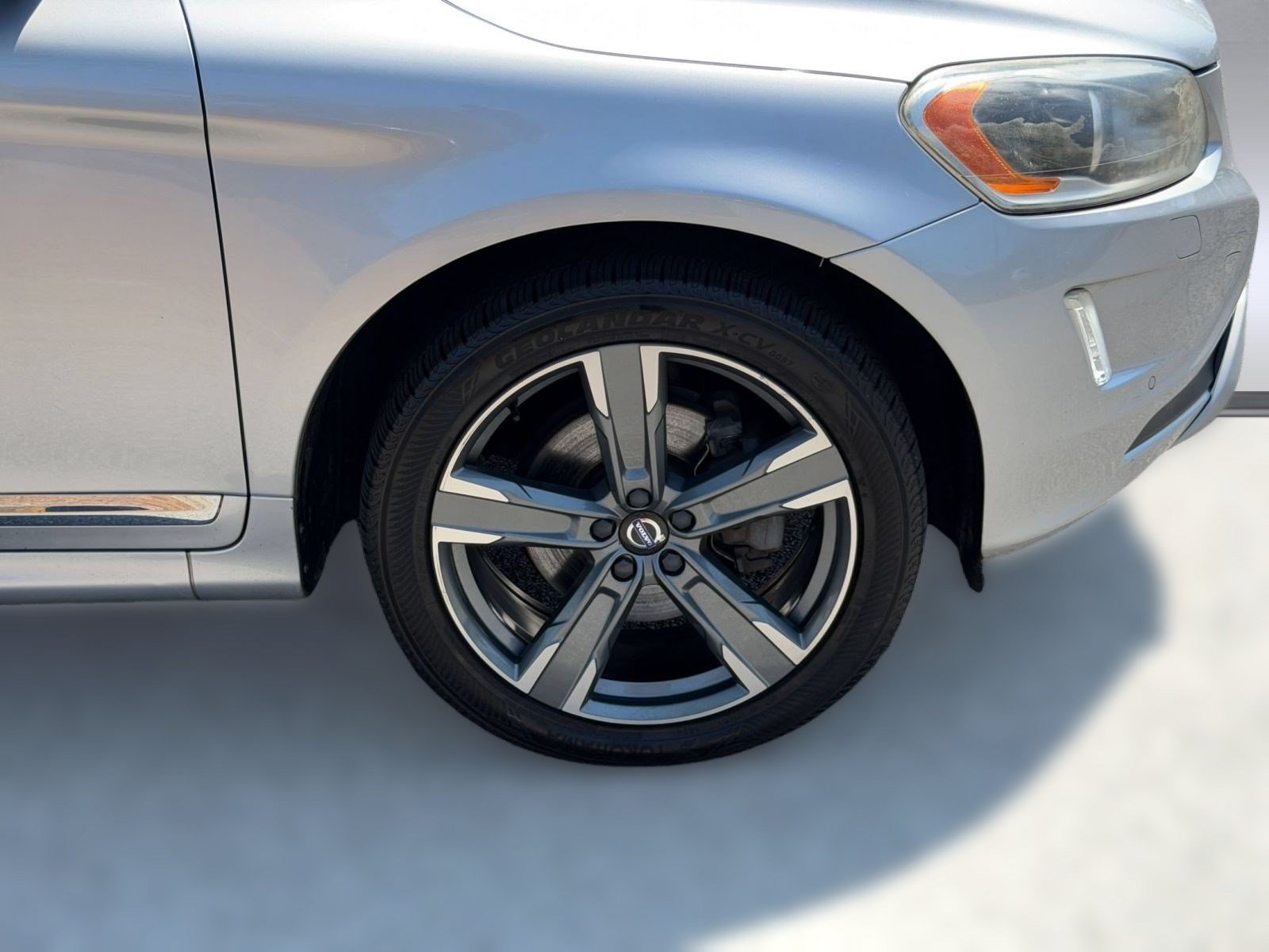 Used 2017 Volvo XC60 T5 Dynamic w/ Preferred Option Package FWD image 12