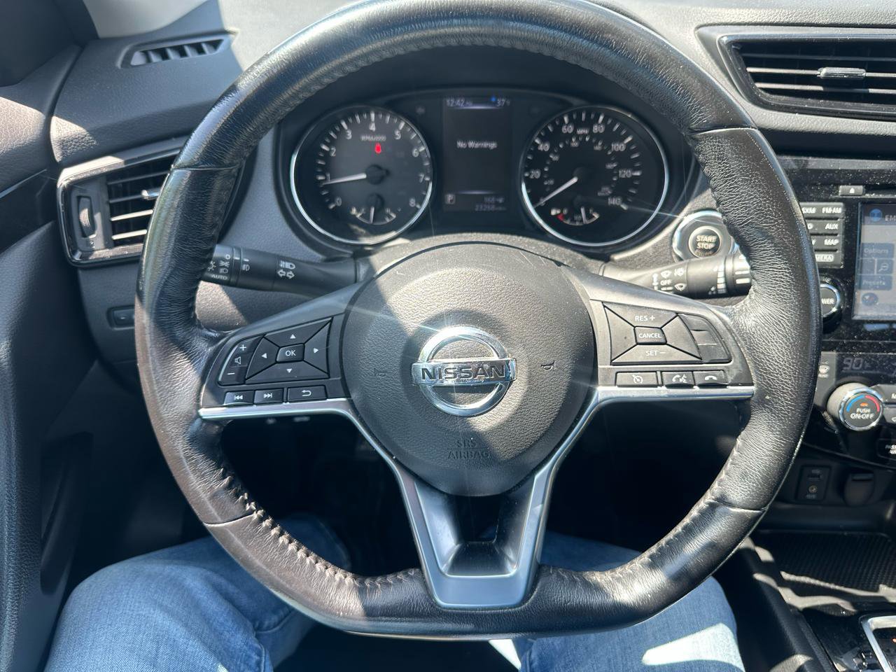 Used 2017 Nissan Rogue Sport SV w/ SV Premium Package AWD/4WD image 16