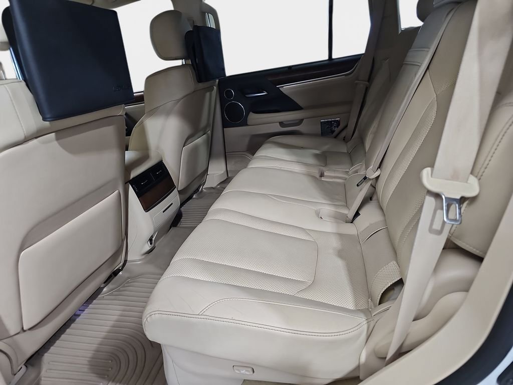 Used 2020 Lexus LX 570 4WD w/ Luxury Package image 17