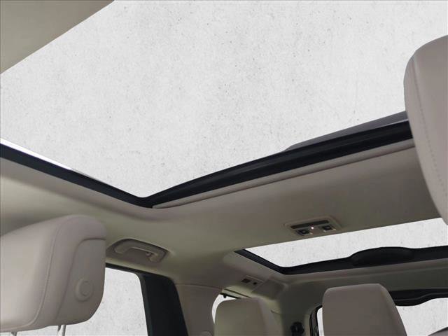 Certified 2025 Land Rover Discovery S AWD/4WD image 23