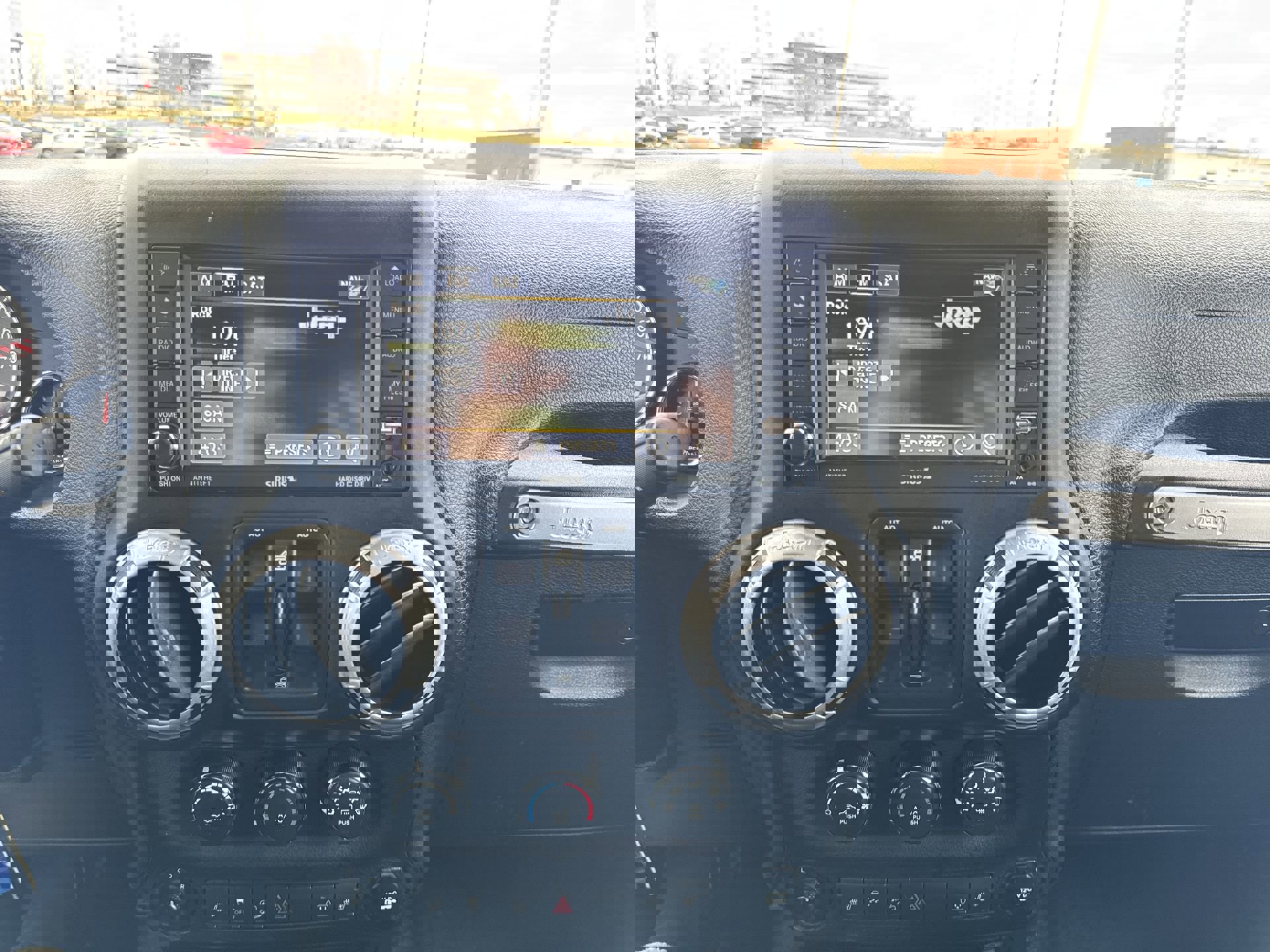 Used 2017 Jeep Wrangler Unlimited Rubicon image 14