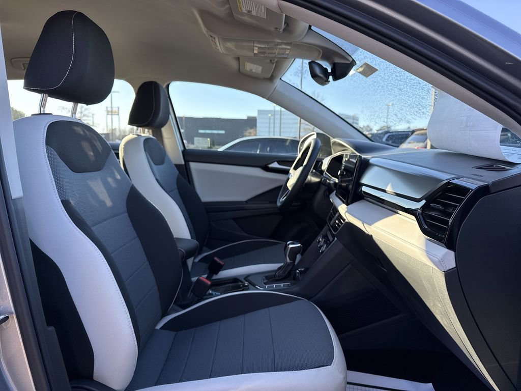 New 2026 Volkswagen Taos S FWD image 18