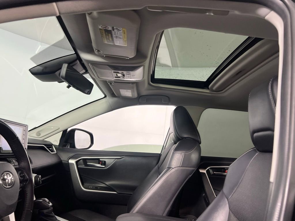 Used 2021 Toyota RAV4 Limited image 21