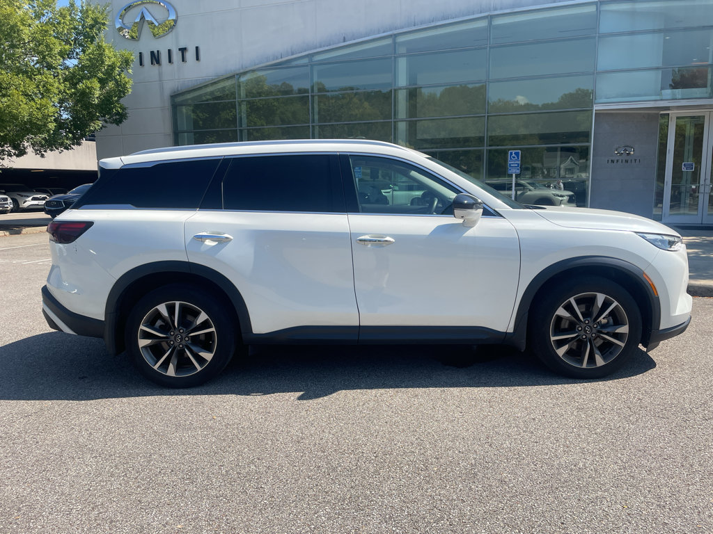 Used 2023 INFINITI QX60 Luxe w/ Vision Package AWD/4WD image 2
