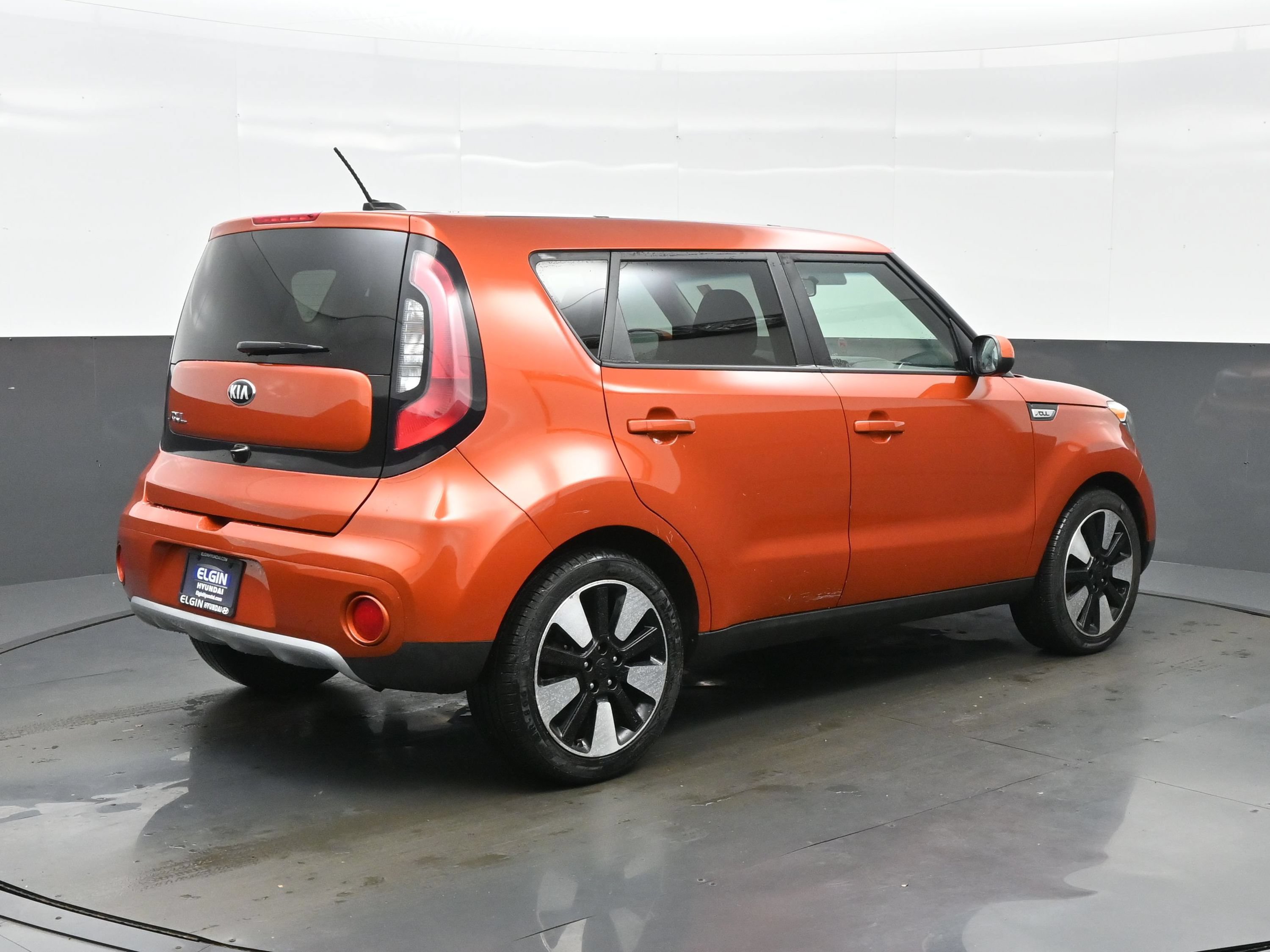 Used 2019 Kia Soul + FWD image 6