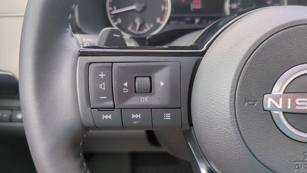Used 2025 Nissan Pathfinder SL w/ Cargo Package AWD/4WD image 24