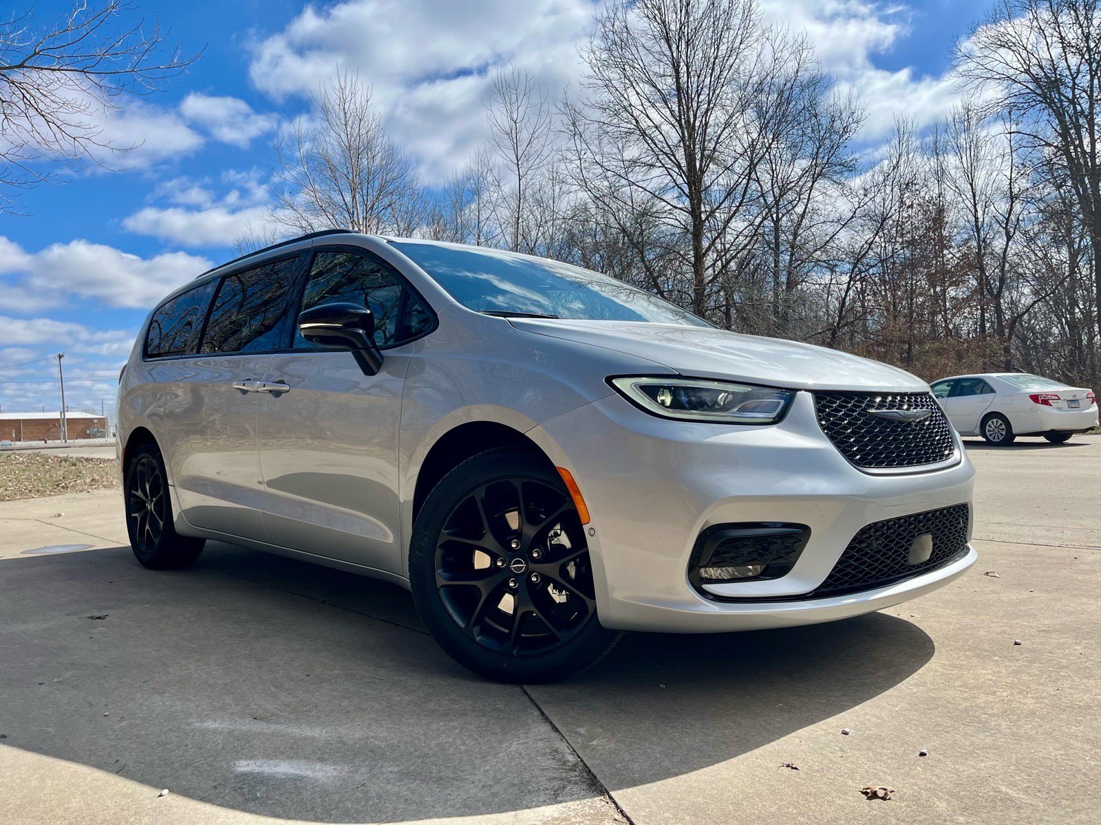 New 2026 Chrysler Pacifica Select image 1