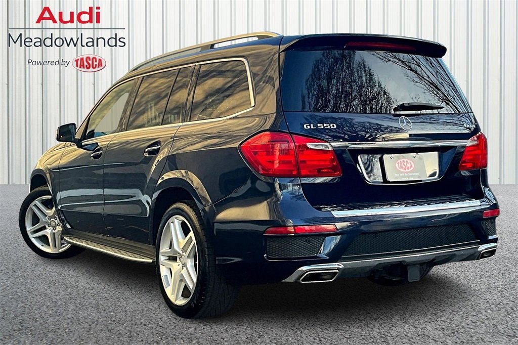 Used 2016 Mercedes-Benz GL 550 4MATIC image 4