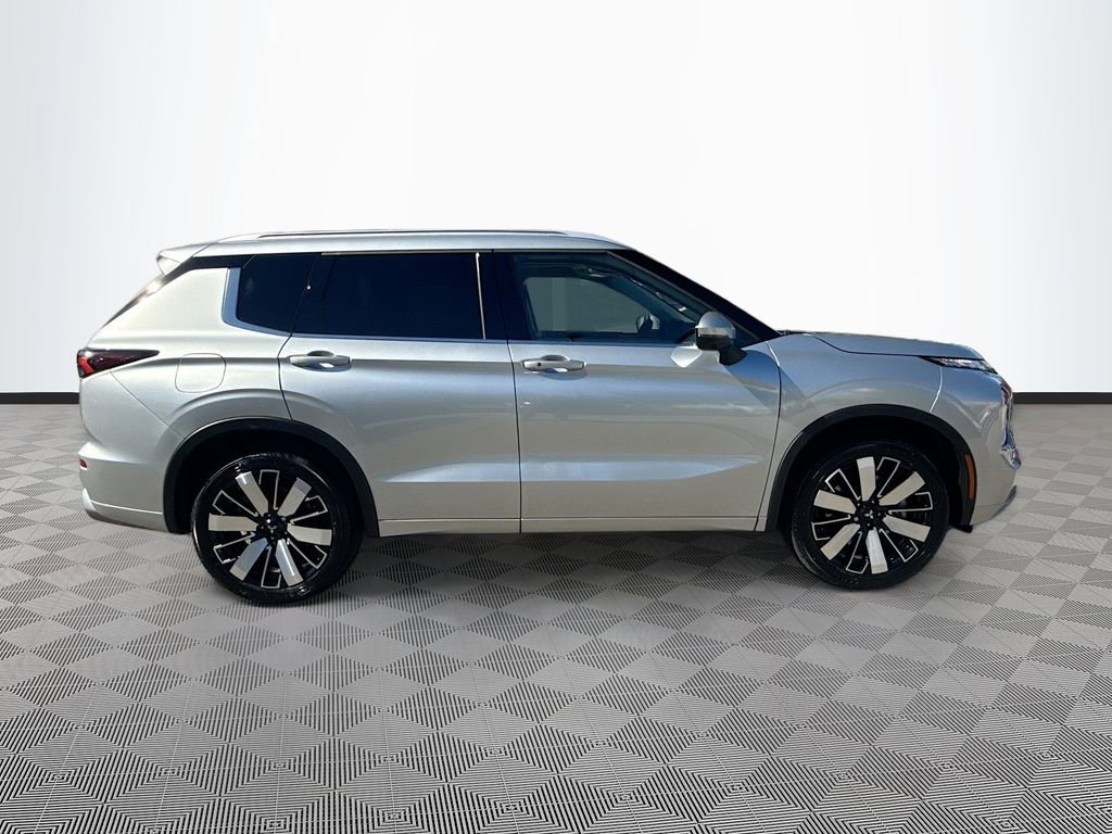 New 2026 Mitsubishi Outlander SEL image 4