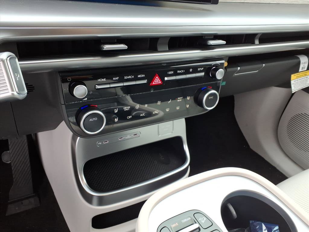 New 2026 Hyundai Ioniq 9 SEL image 16