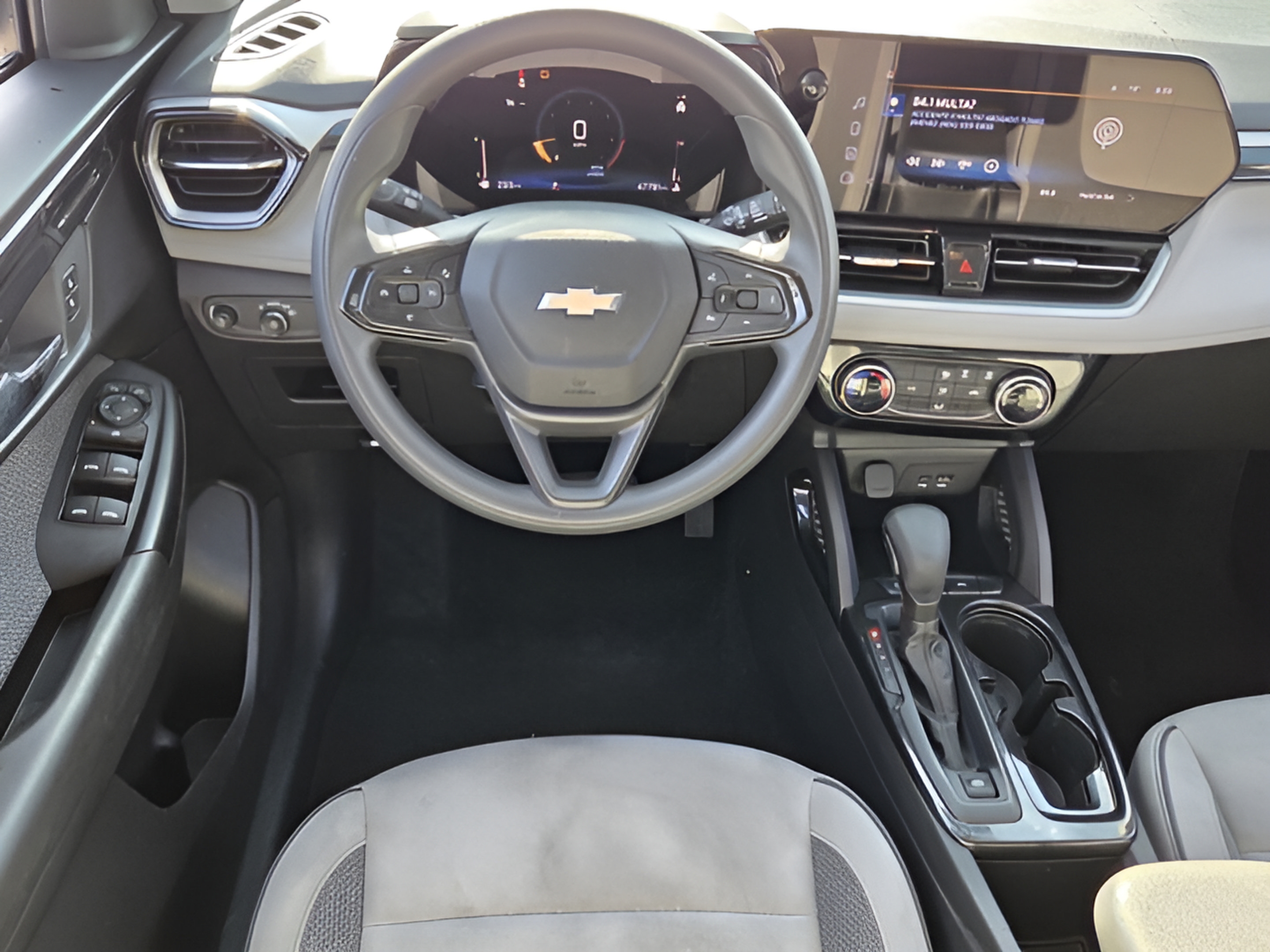 Used 2025 Chevrolet TrailBlazer LT FWD image 11