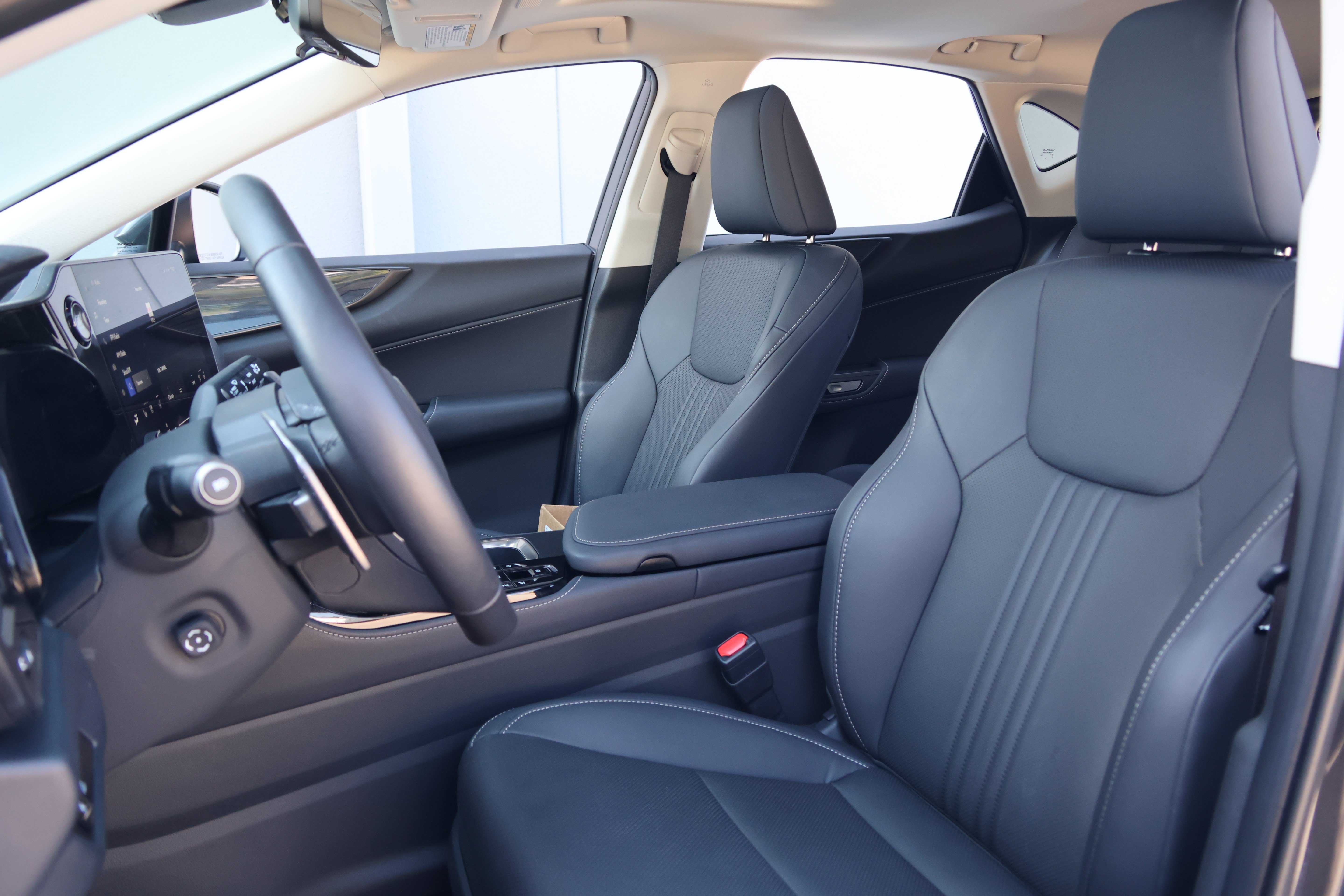 Certified 2025 Lexus NX 350 AWD w/ Accessory Package (2T) image 36