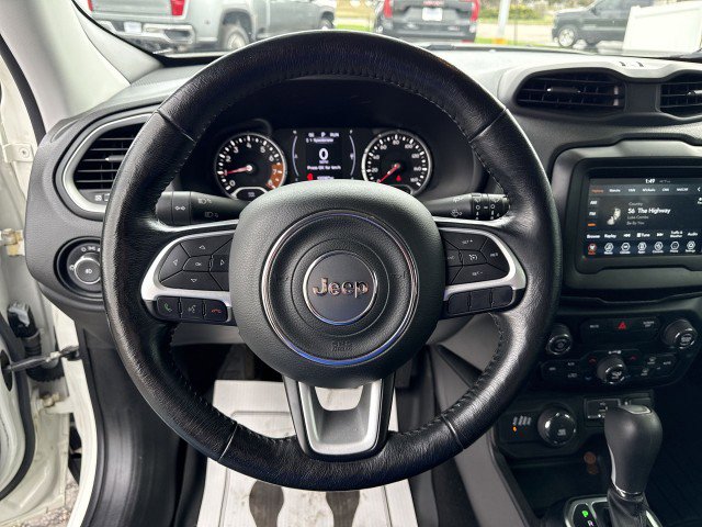 Used 2019 Jeep Renegade Latitude w/ Cold Weather Group image 11