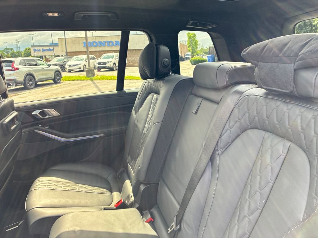 Used 2022 BMW X7 M50i w/ Dynamic Handling Package AWD/4WD image 20