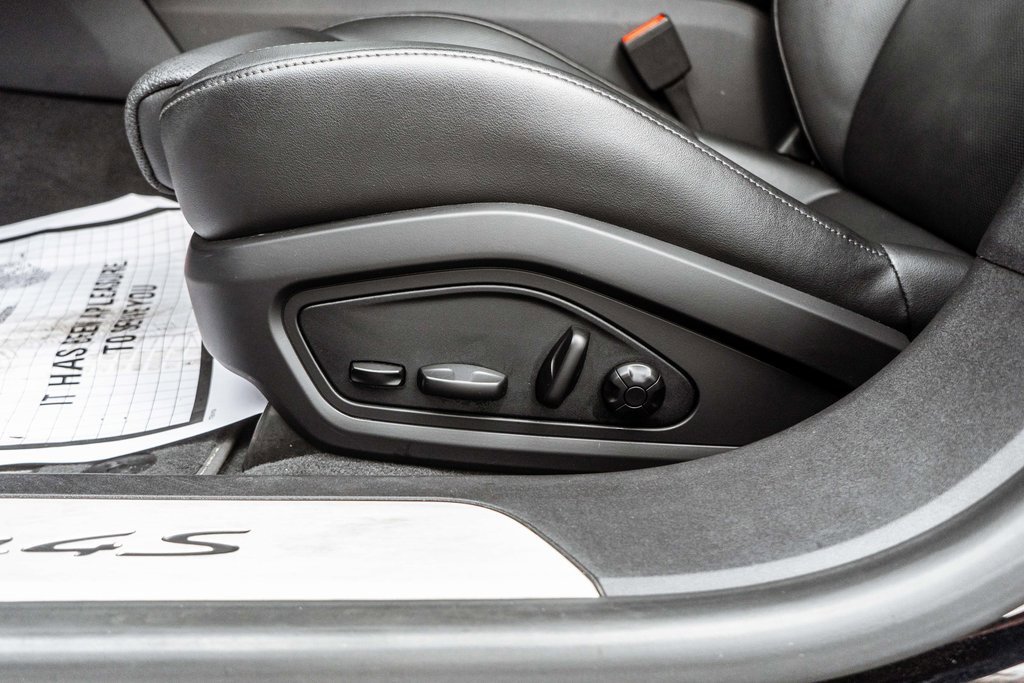 Used 2021 Porsche Taycan 4S image 29